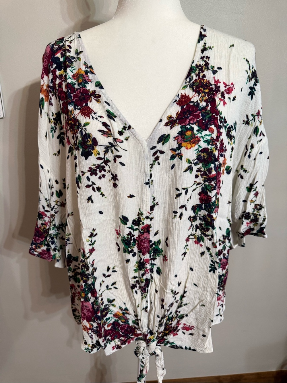 LUQ XXL Floral Tie Front Top